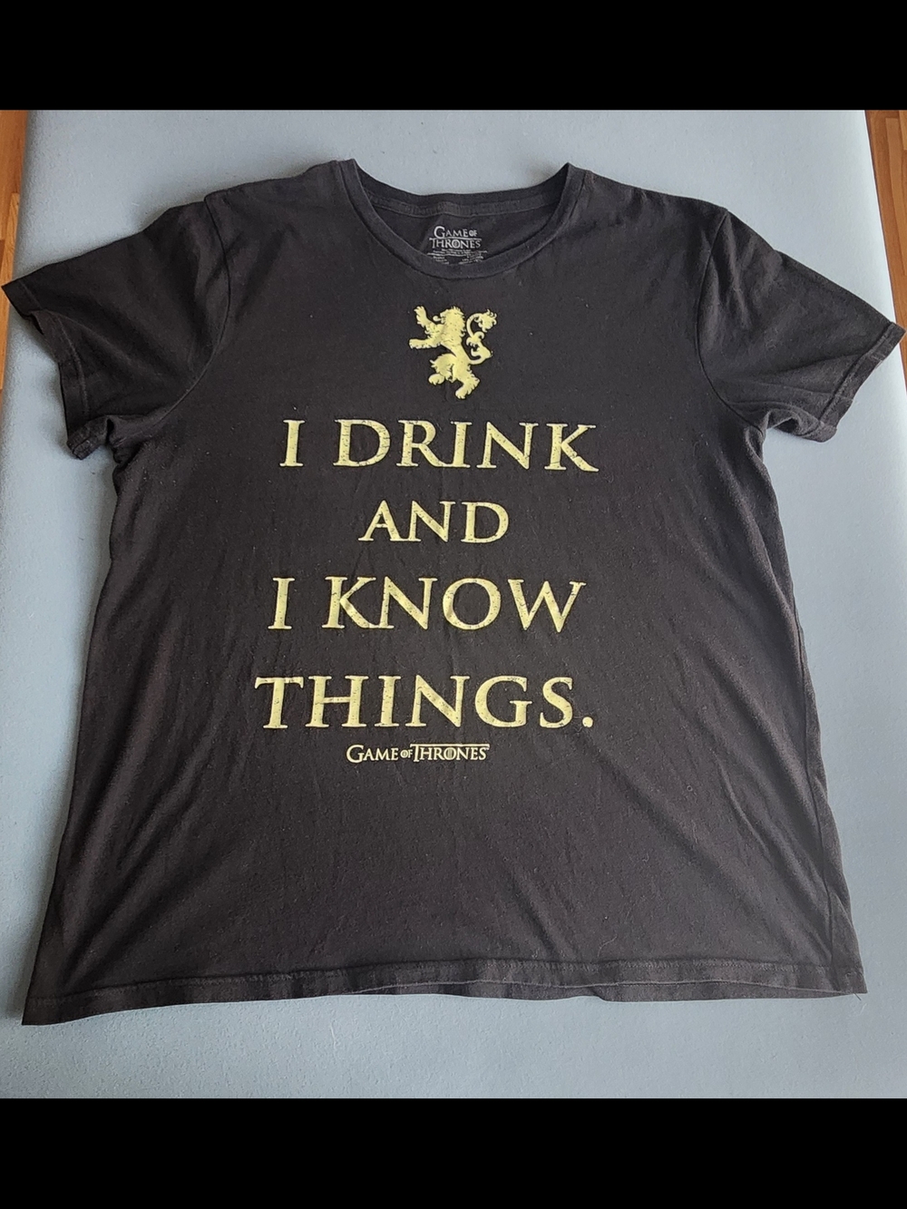 Game of Thrones Tyrion Quote Tee “I Drink & I Know Things” Men’s L